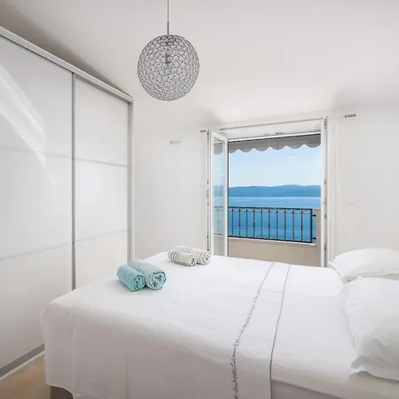 Holiday home Sandra Privater Pool Pisak