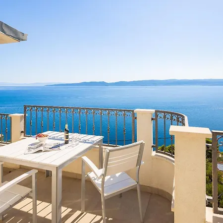 Holiday home Sandra Privater Pool Pisak